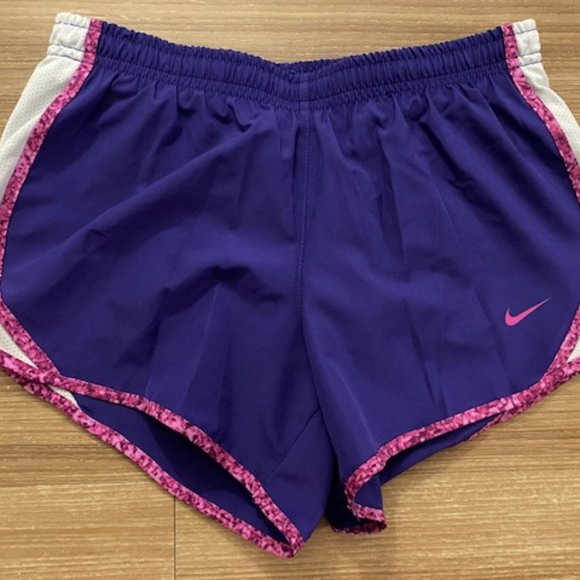 NIKE GIRLS ATHLETIC ELASTIC WAIST PULL ON SHORTS - Picture 1 of 2